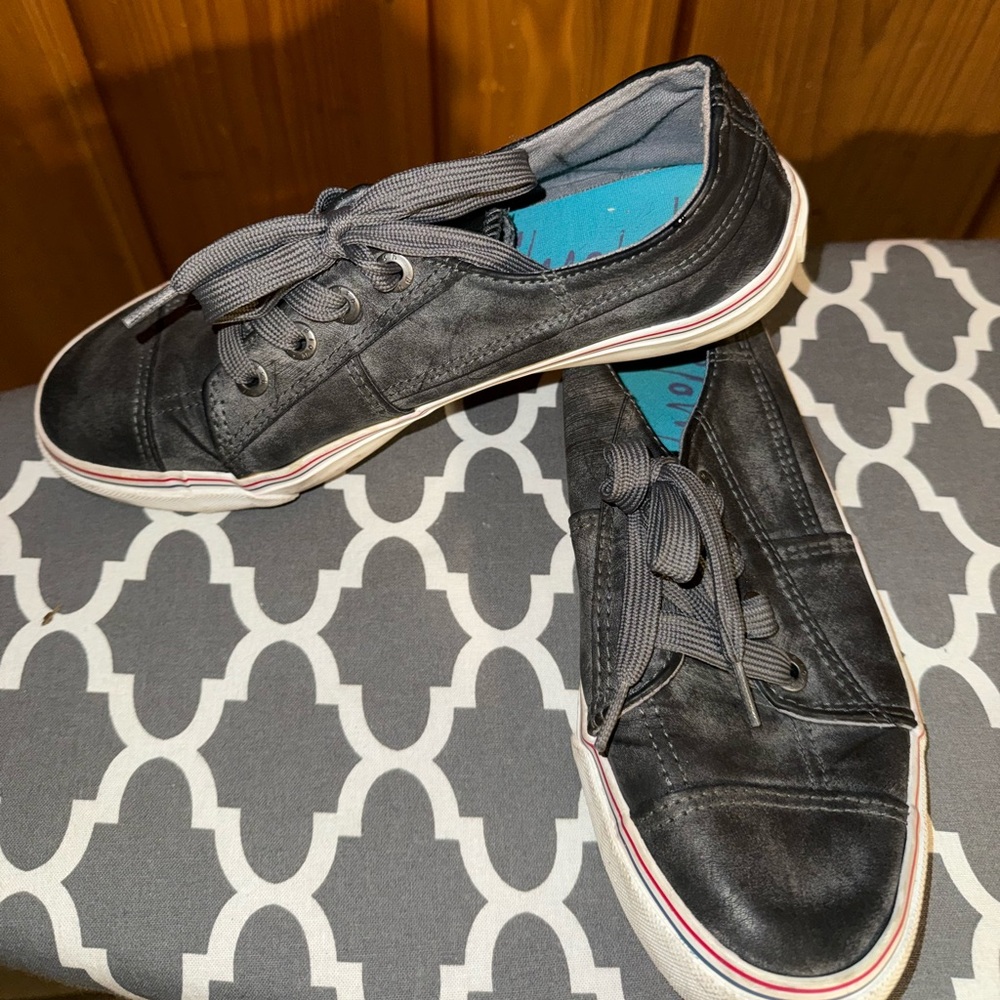 Blowfish lace up tennis shoes